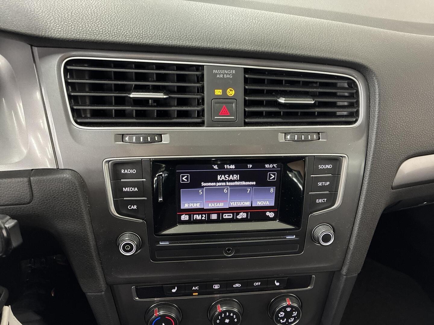 VOLKSWAGEN Golf 2016