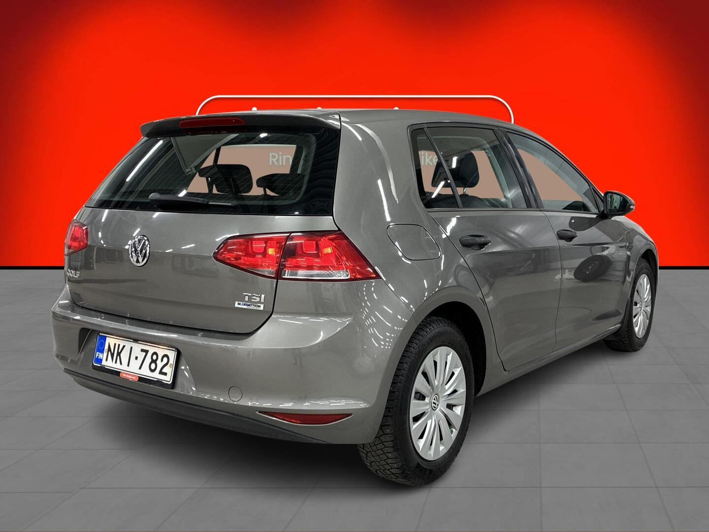 VOLKSWAGEN Golf 2016