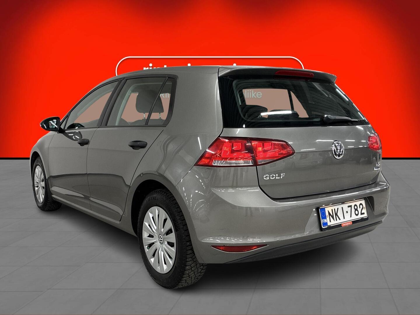 VOLKSWAGEN Golf 2016