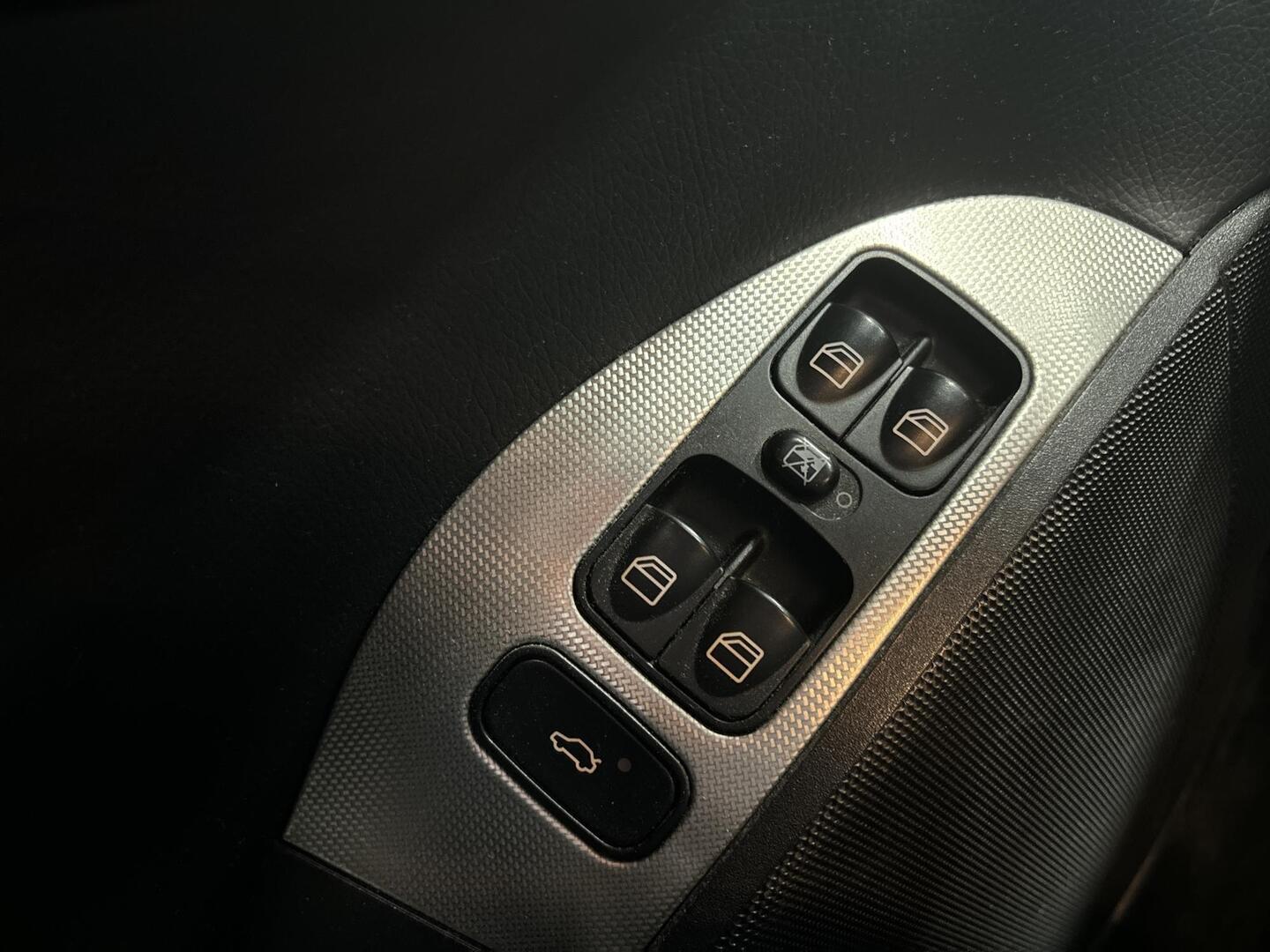 MERCEDES-BENZ CLK 2005