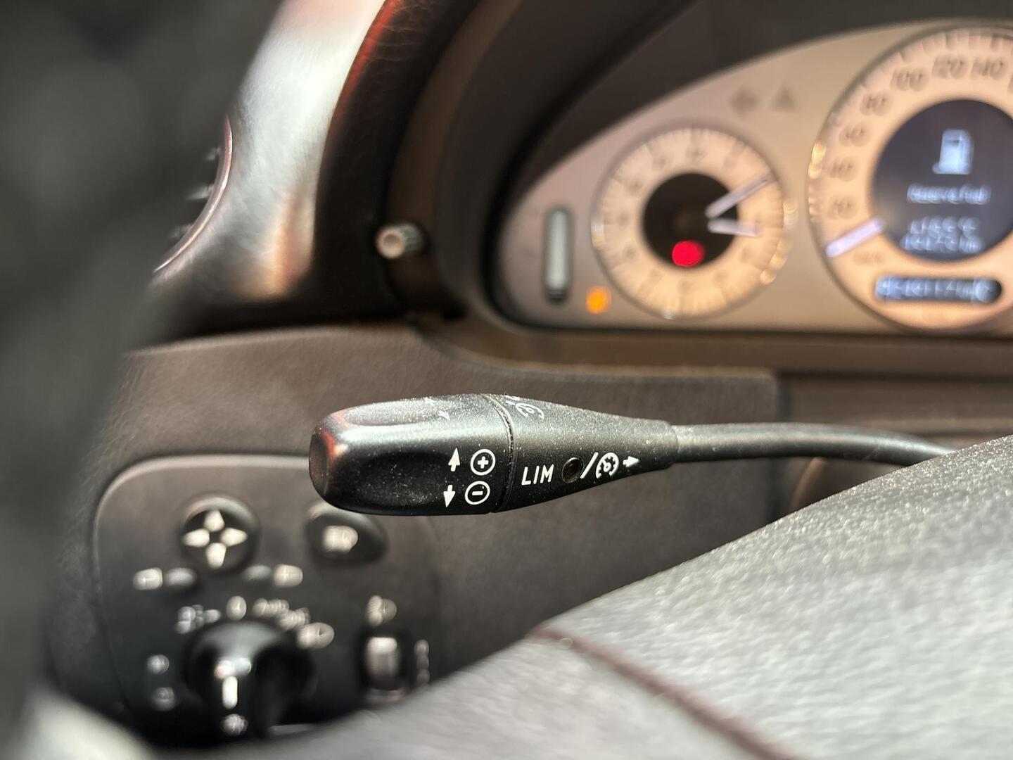 MERCEDES-BENZ CLK 2005