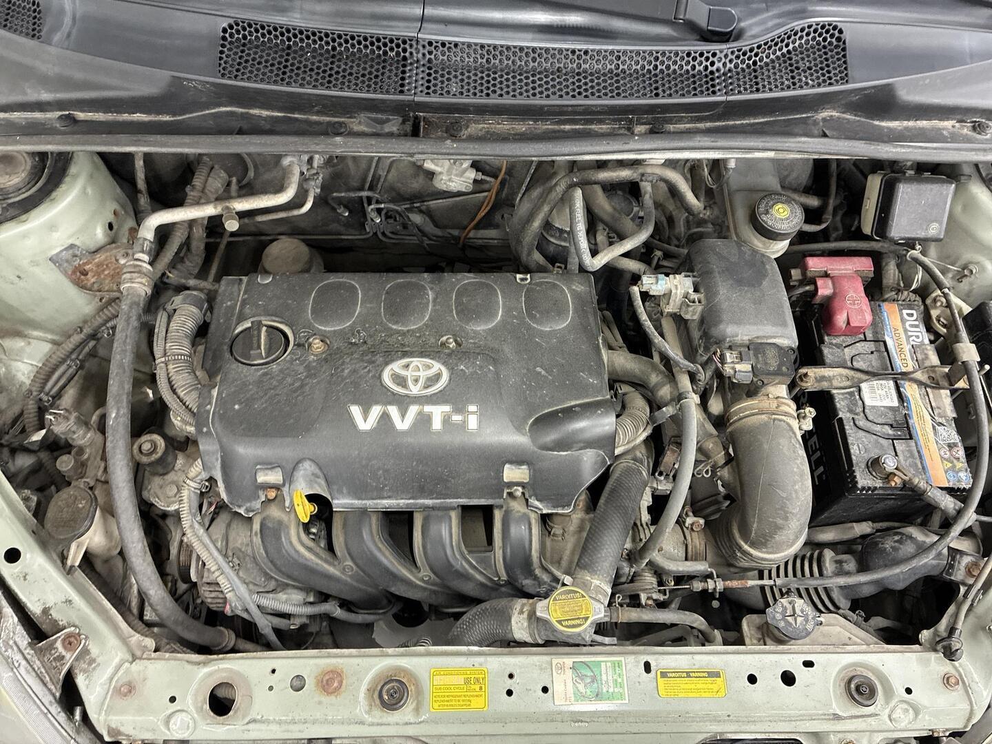 TOYOTA Yaris 2001