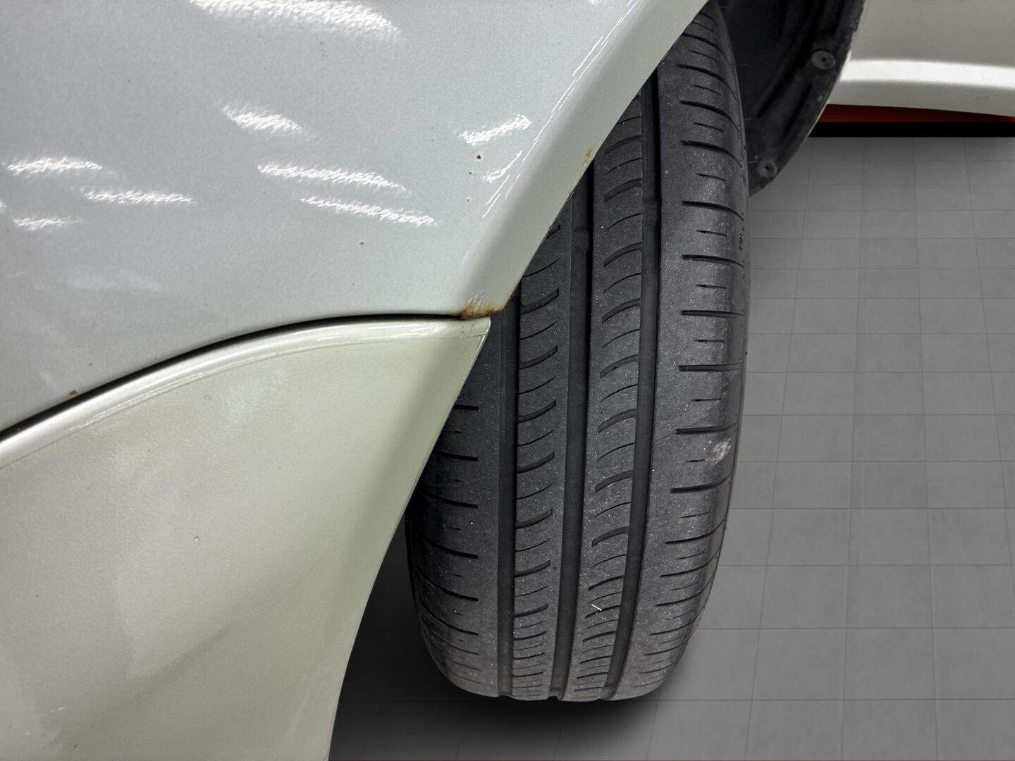 TOYOTA Yaris 2001