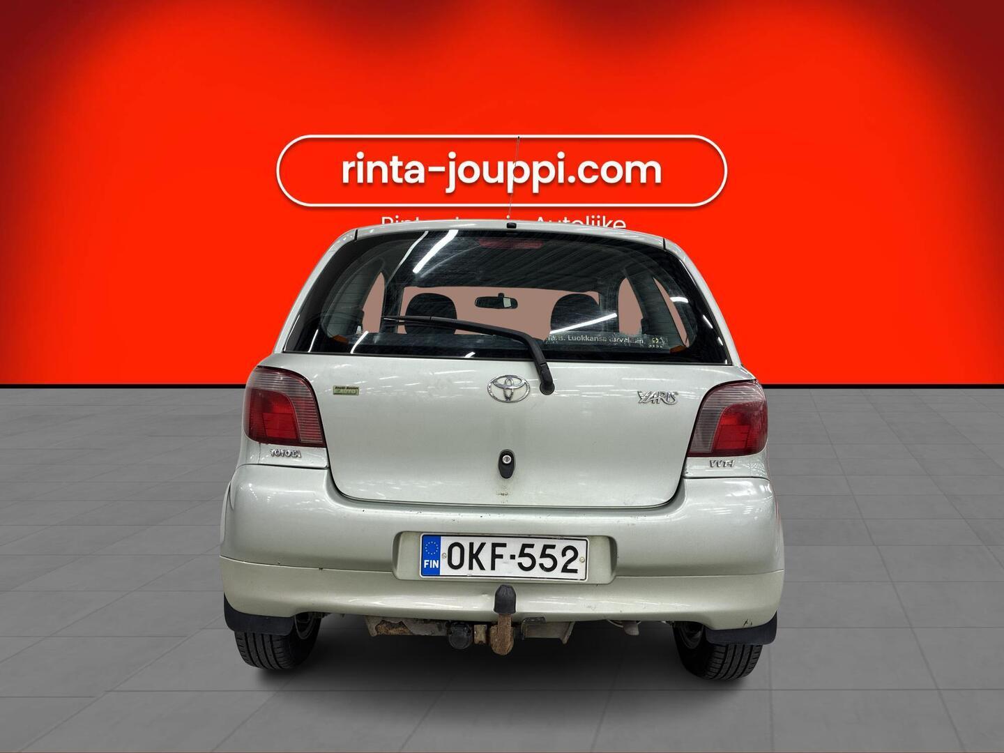 TOYOTA Yaris 2001