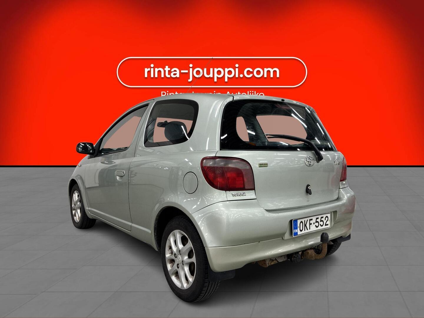 TOYOTA Yaris 2001