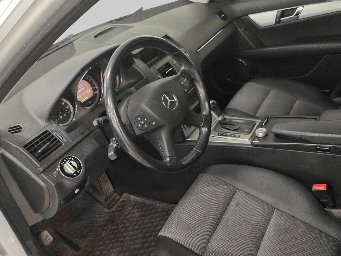 MERCEDES-BENZ C 2009