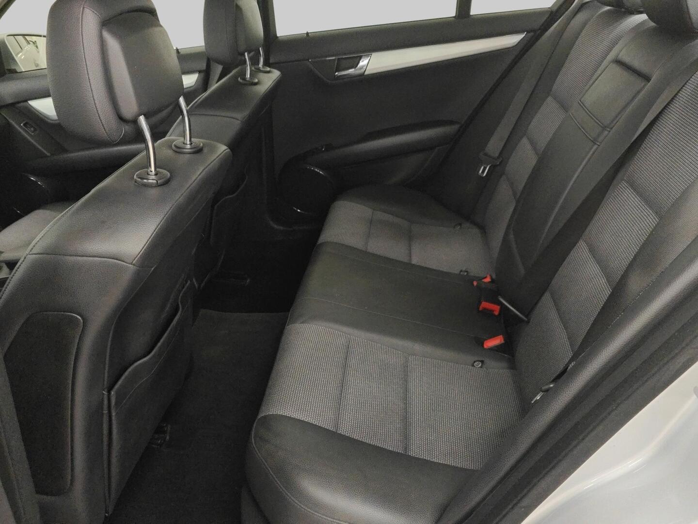 MERCEDES-BENZ C 2009