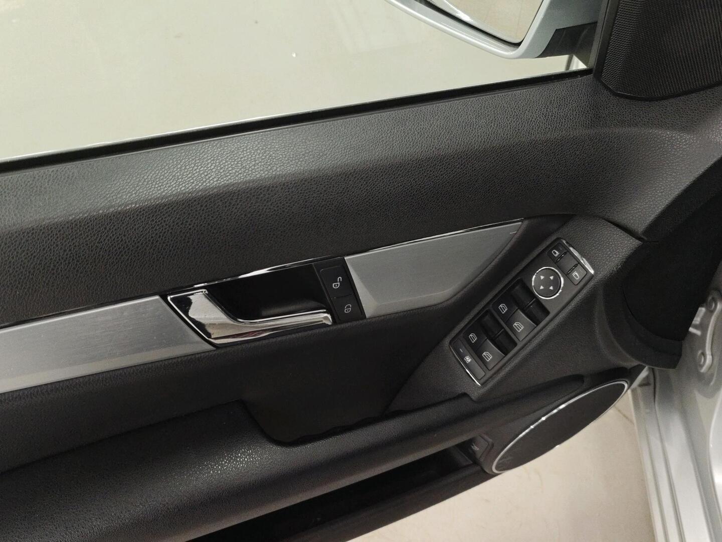 MERCEDES-BENZ C 2009