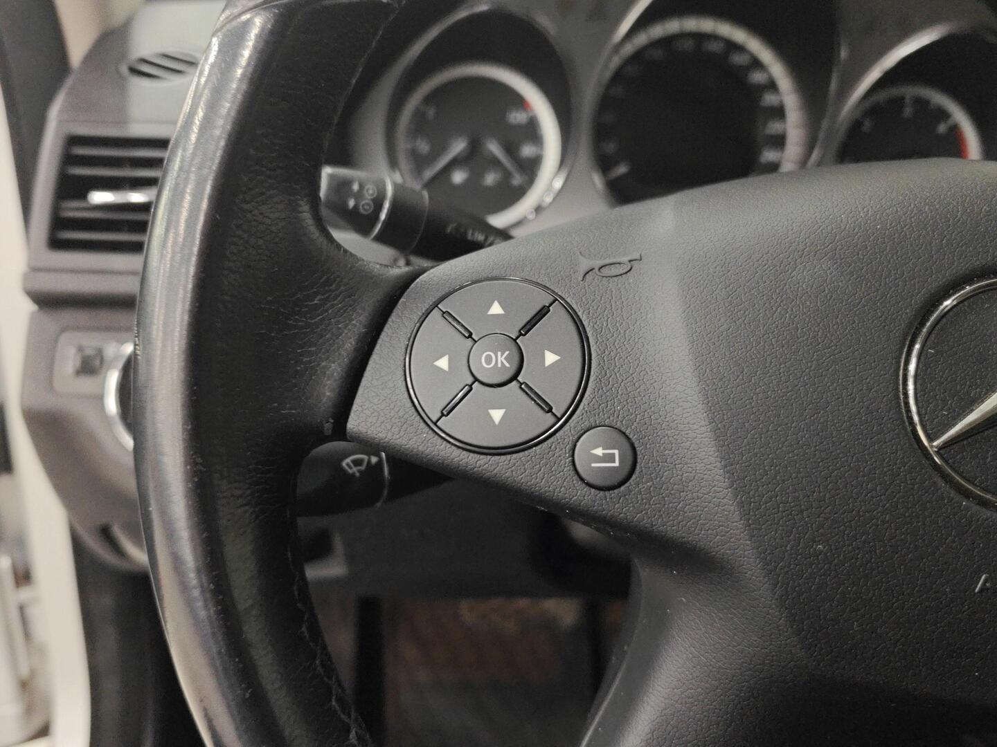 MERCEDES-BENZ C 2009