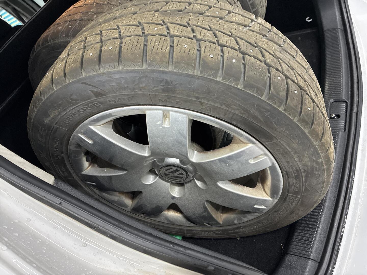 VOLKSWAGEN Golf 2010