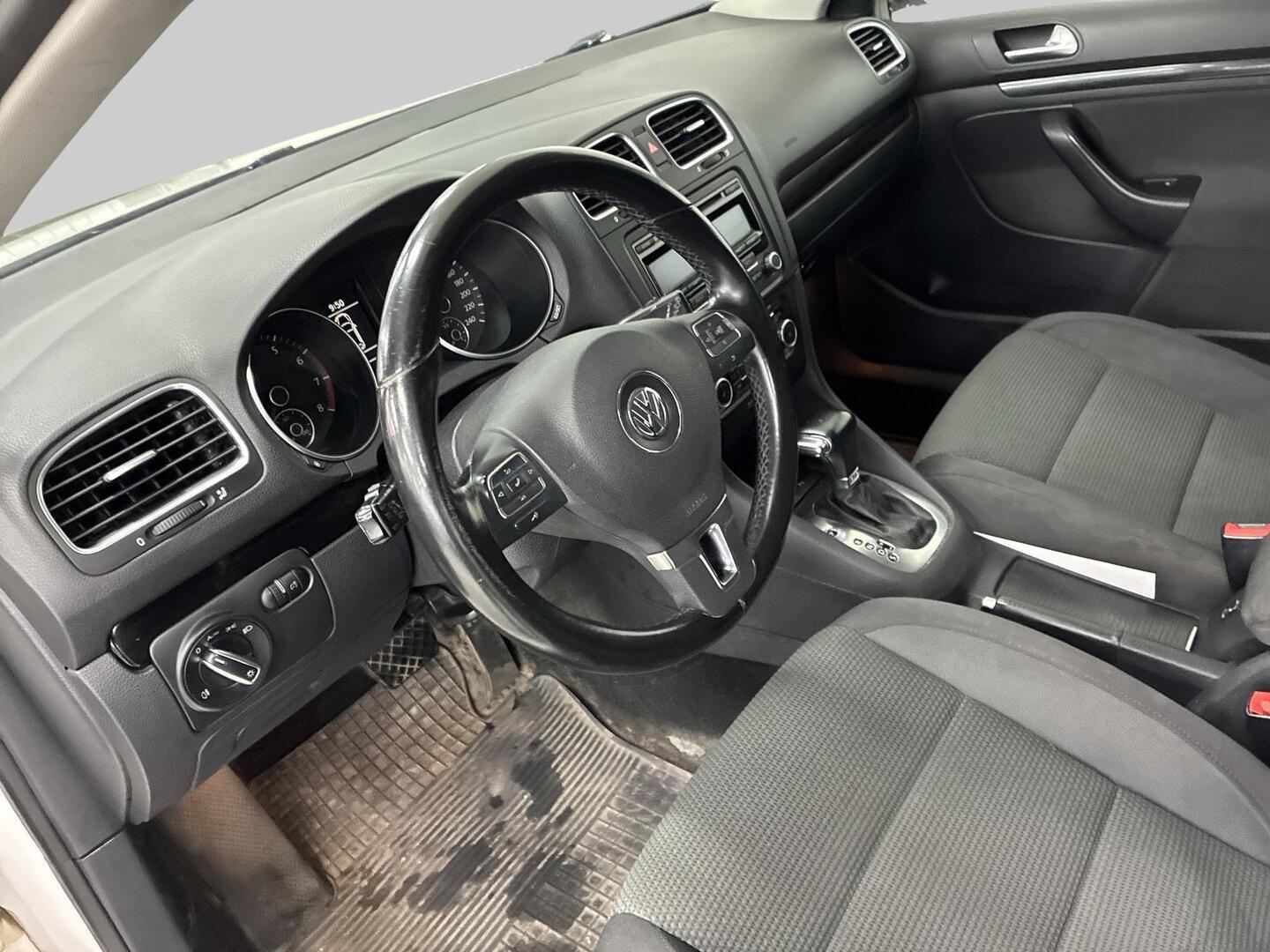 VOLKSWAGEN Golf 2010