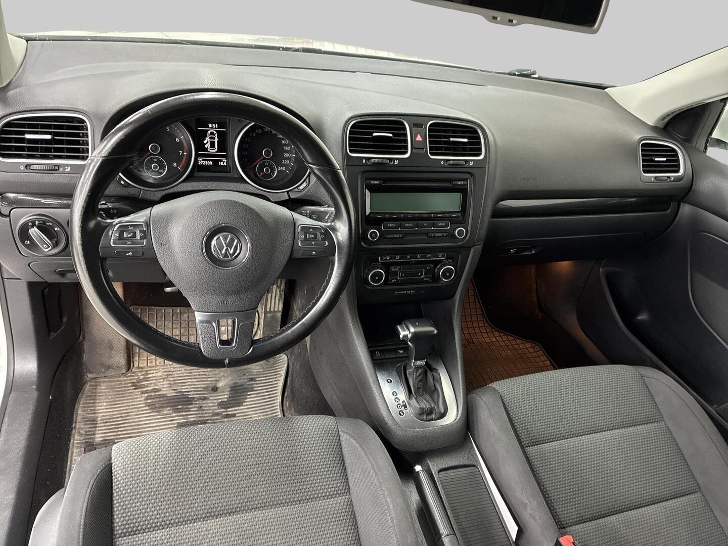 VOLKSWAGEN Golf 2010