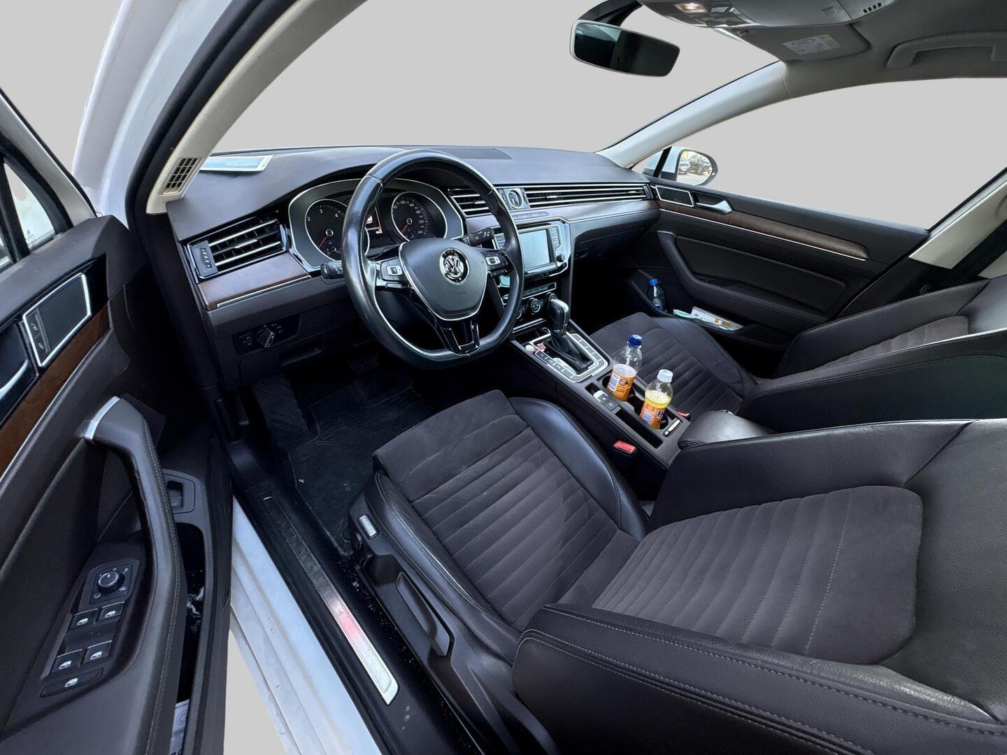 VOLKSWAGEN Passat 2016