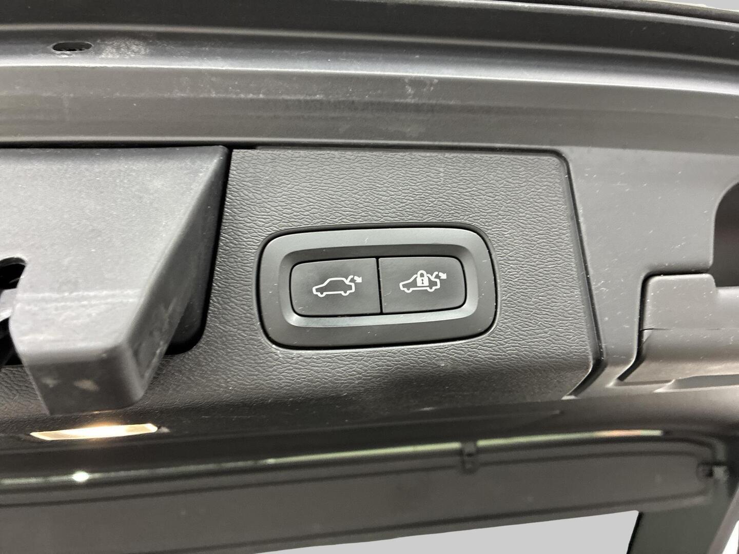 VOLVO XC60 2018