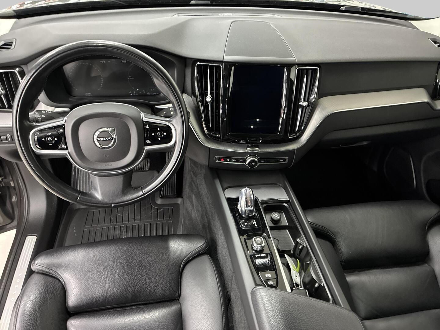 VOLVO XC60 2018