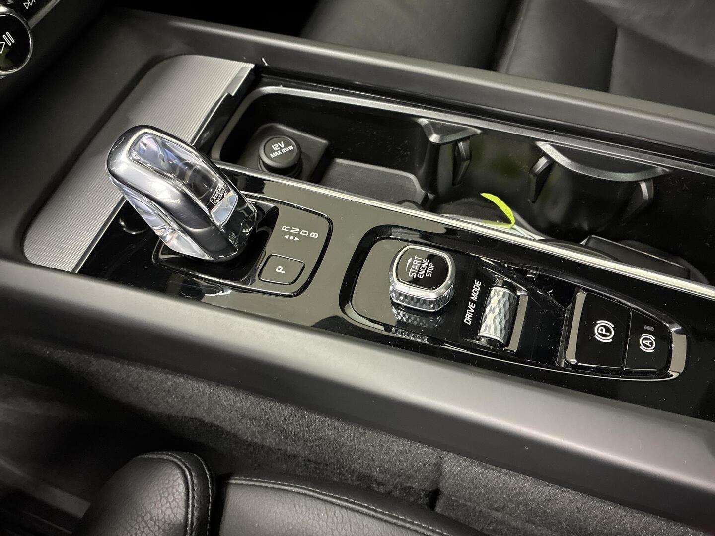 VOLVO XC60 2018