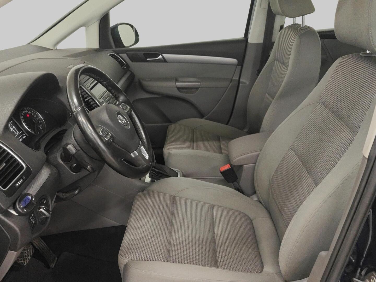 VOLKSWAGEN Sharan 2010