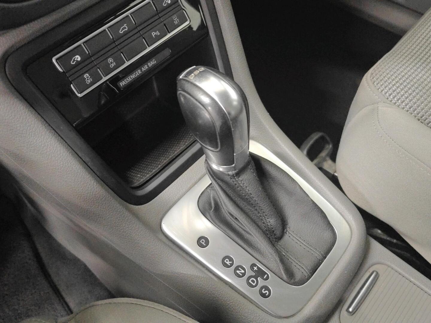 VOLKSWAGEN Sharan 2010