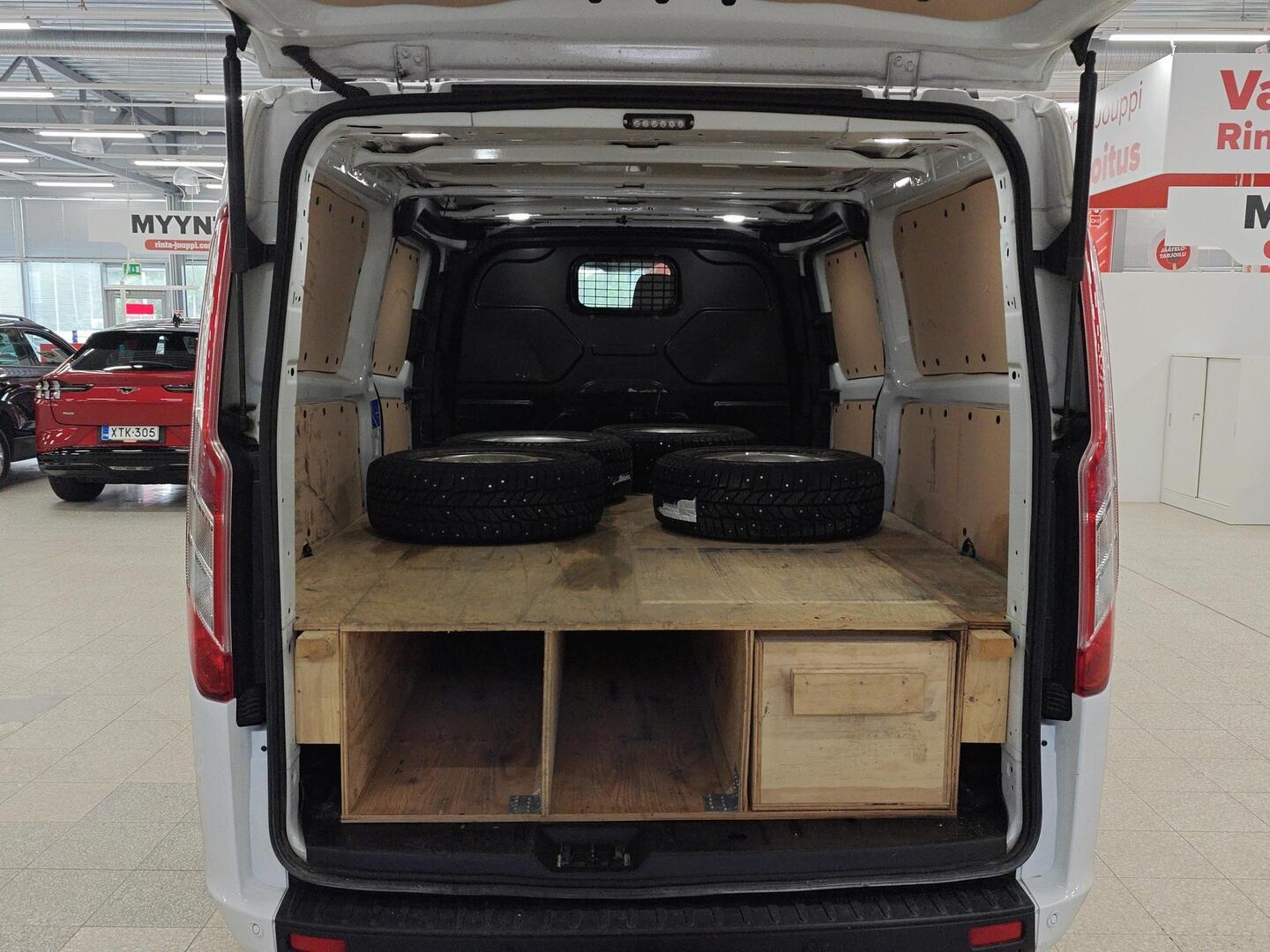 FORD TRANSIT CUSTOM 2023