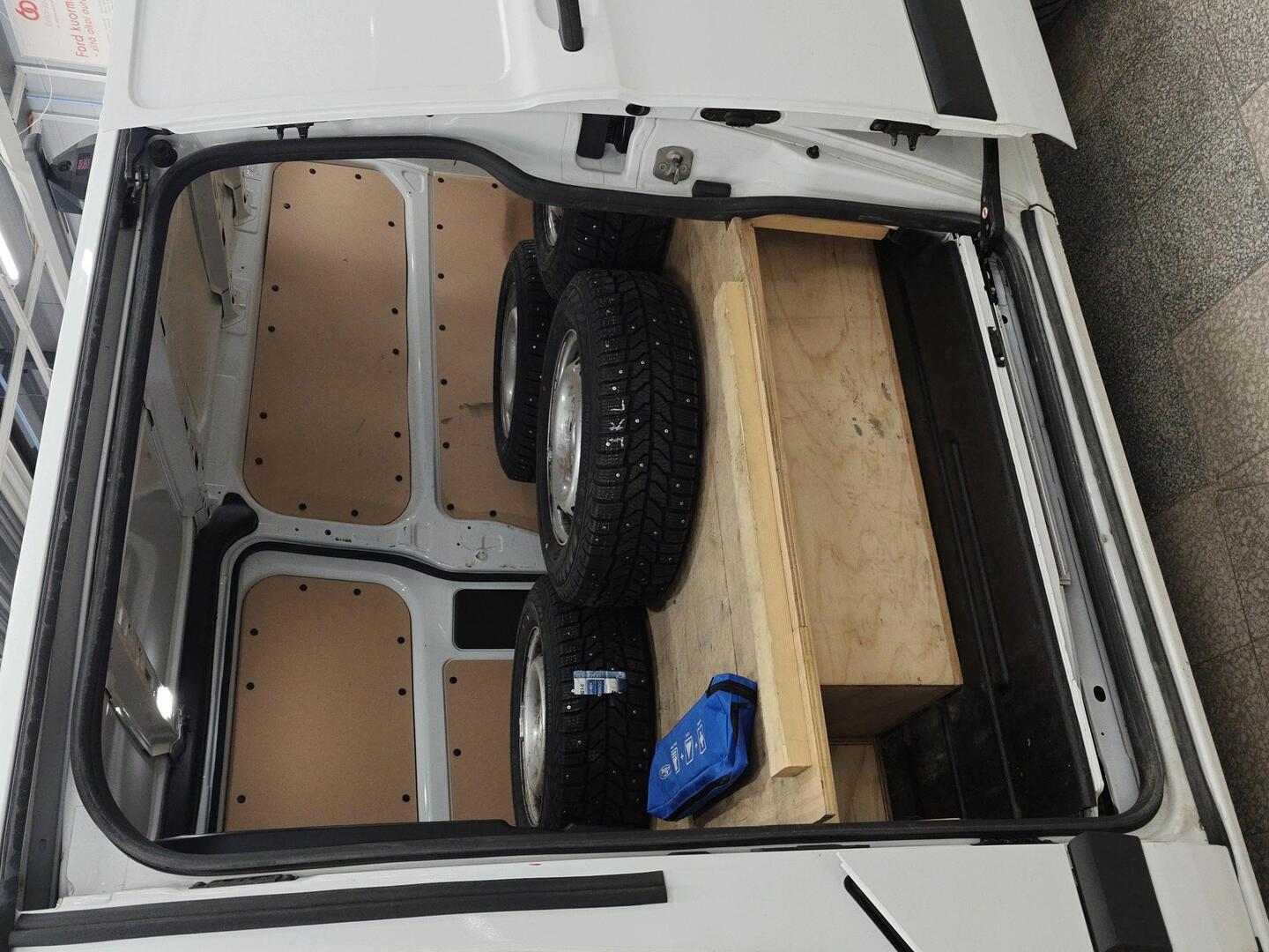 FORD TRANSIT CUSTOM 2023