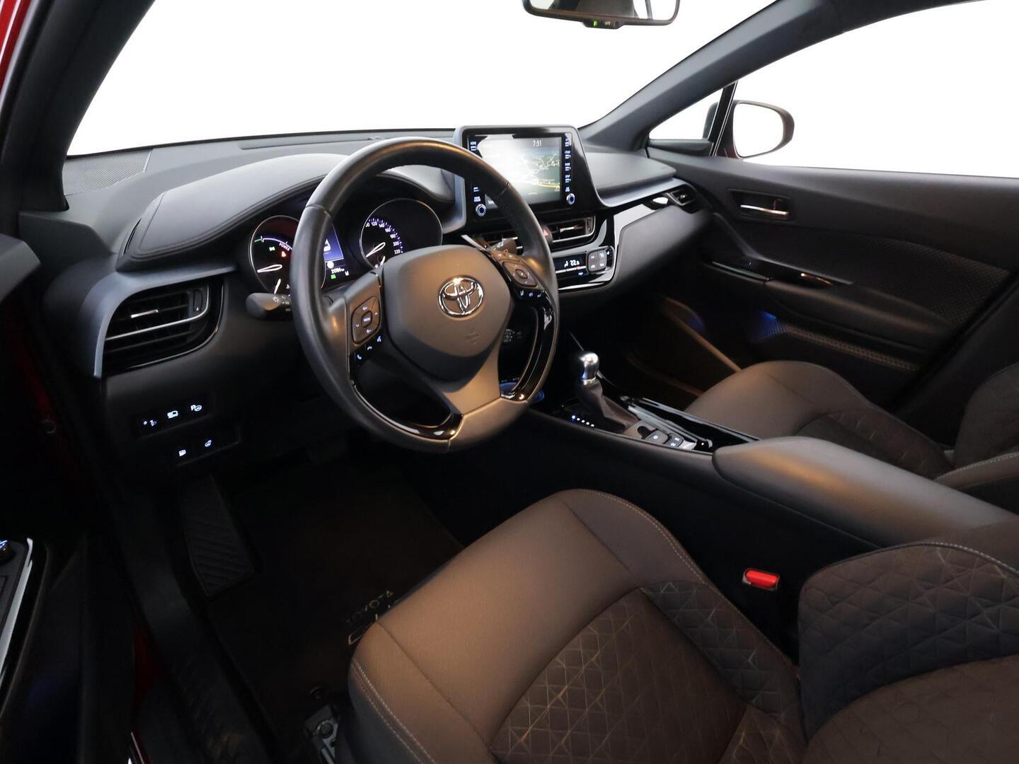 TOYOTA C-HR 2021