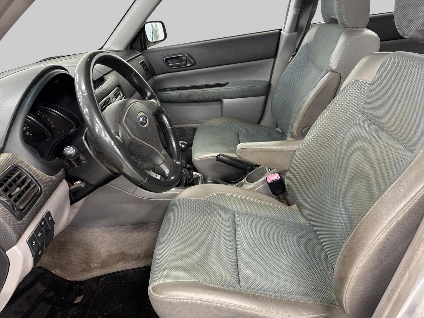 SUBARU Forester 2005