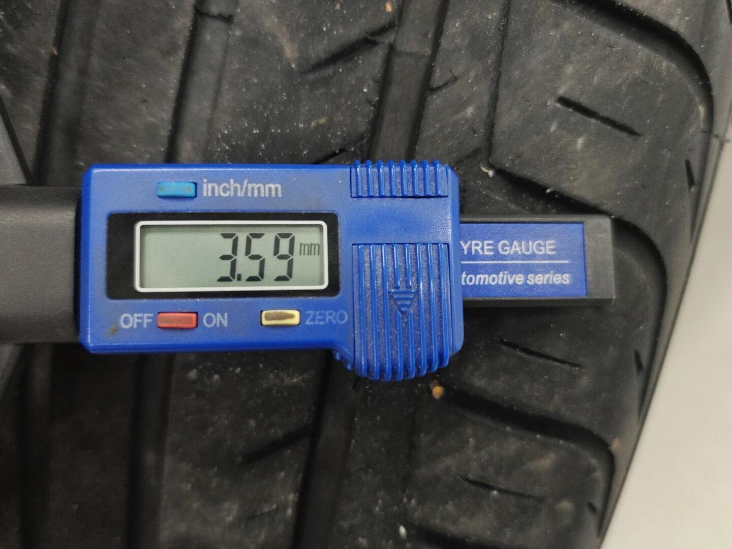 VOLVO V40 Cross Country 2013