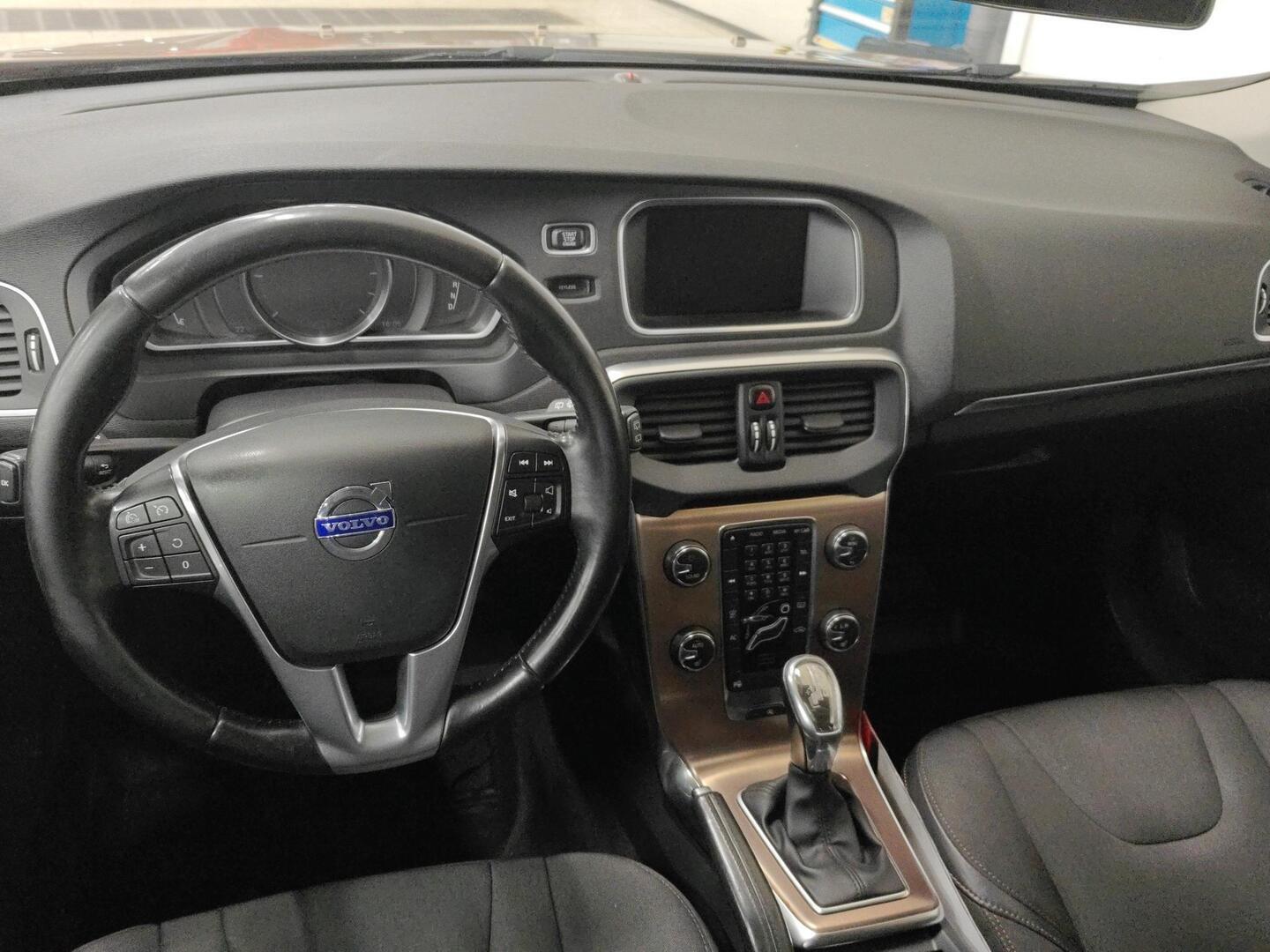 VOLVO V40 Cross Country 2013