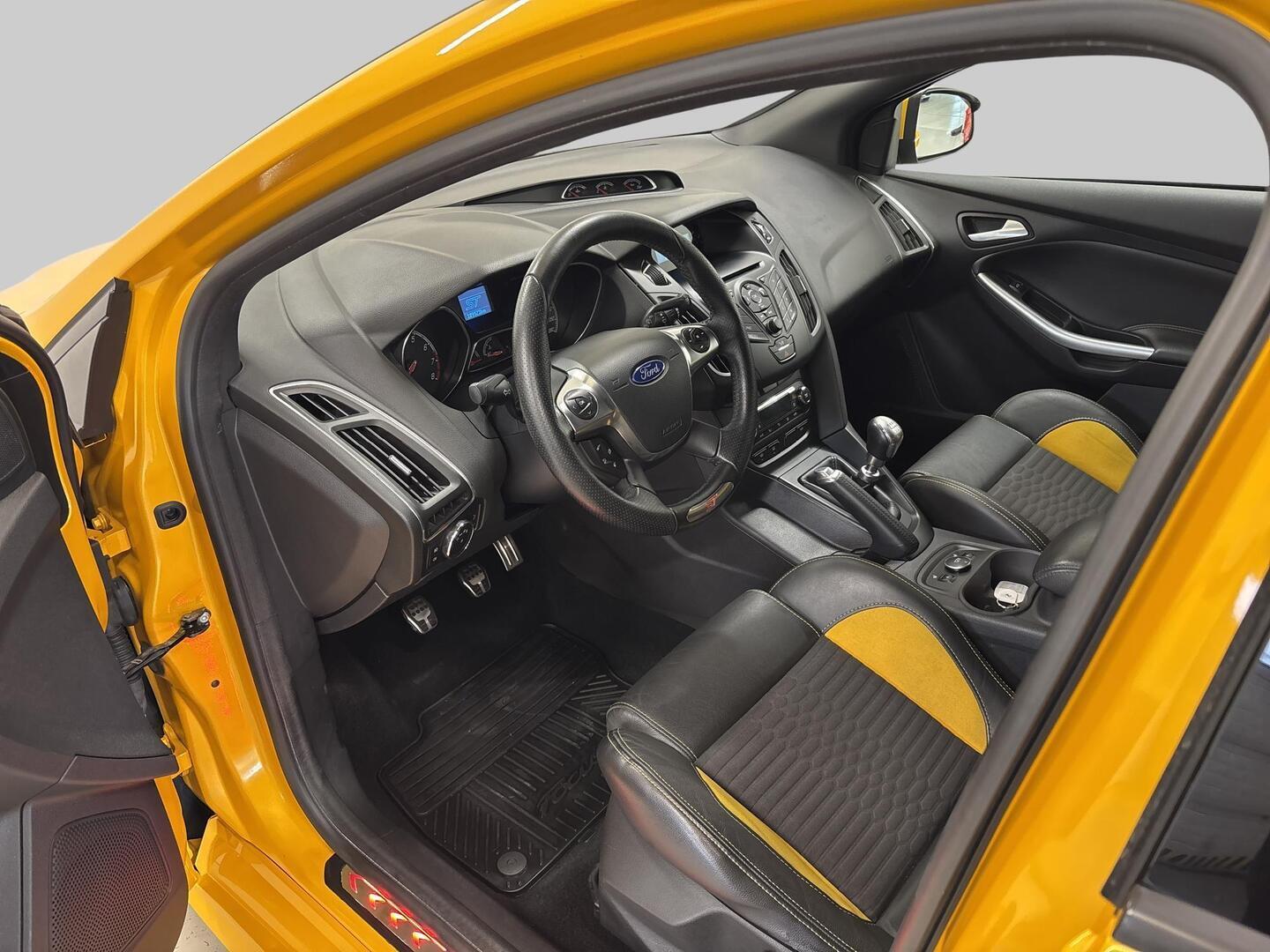 FORD Focus 2013
