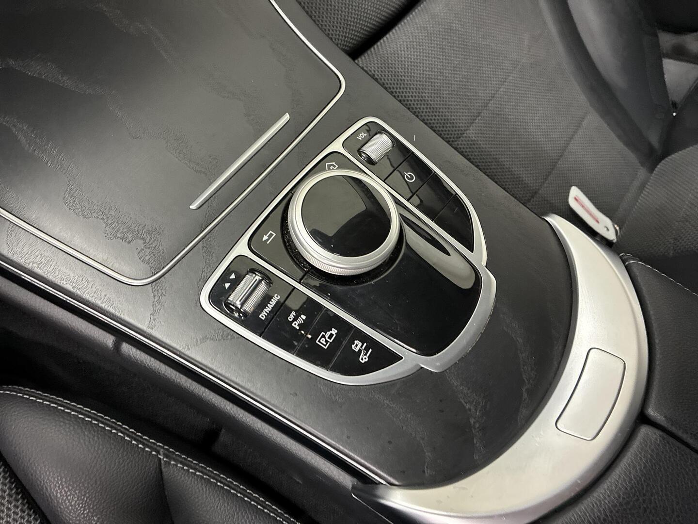 MERCEDES-BENZ C 2020