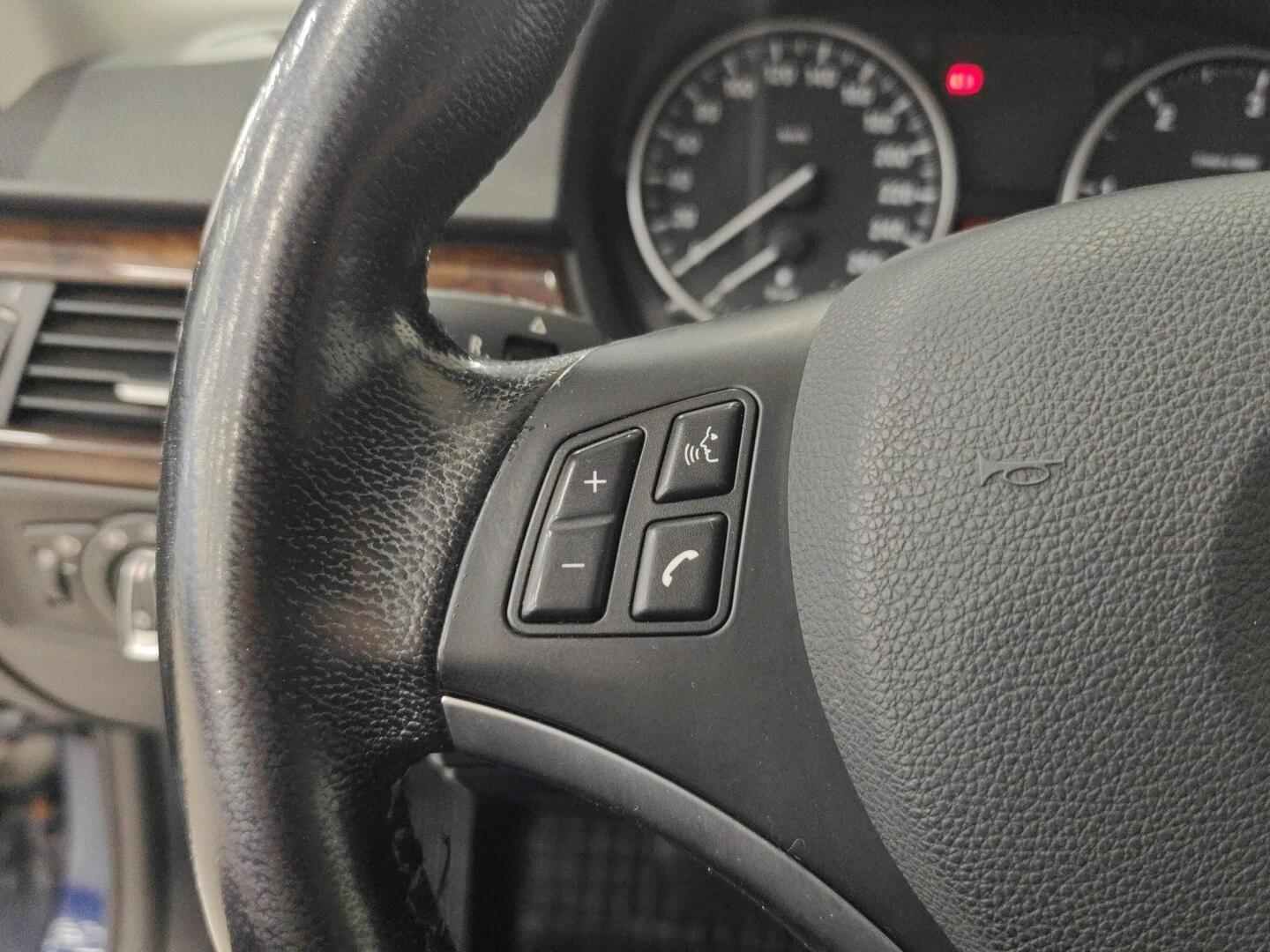BMW 320 2010
