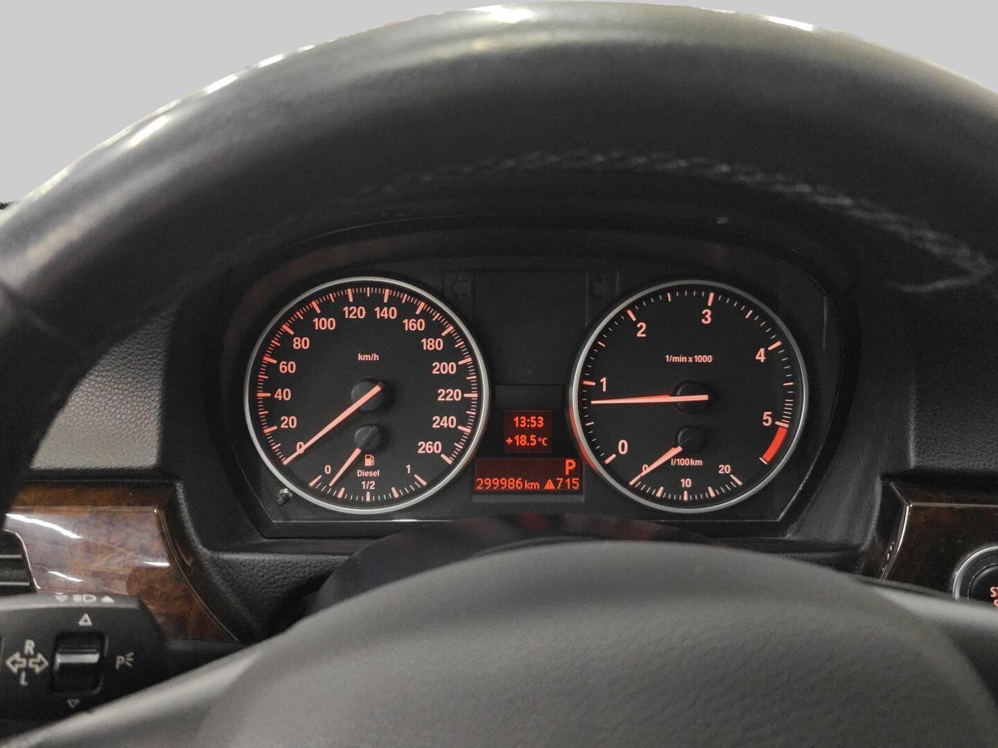 BMW 320 2010