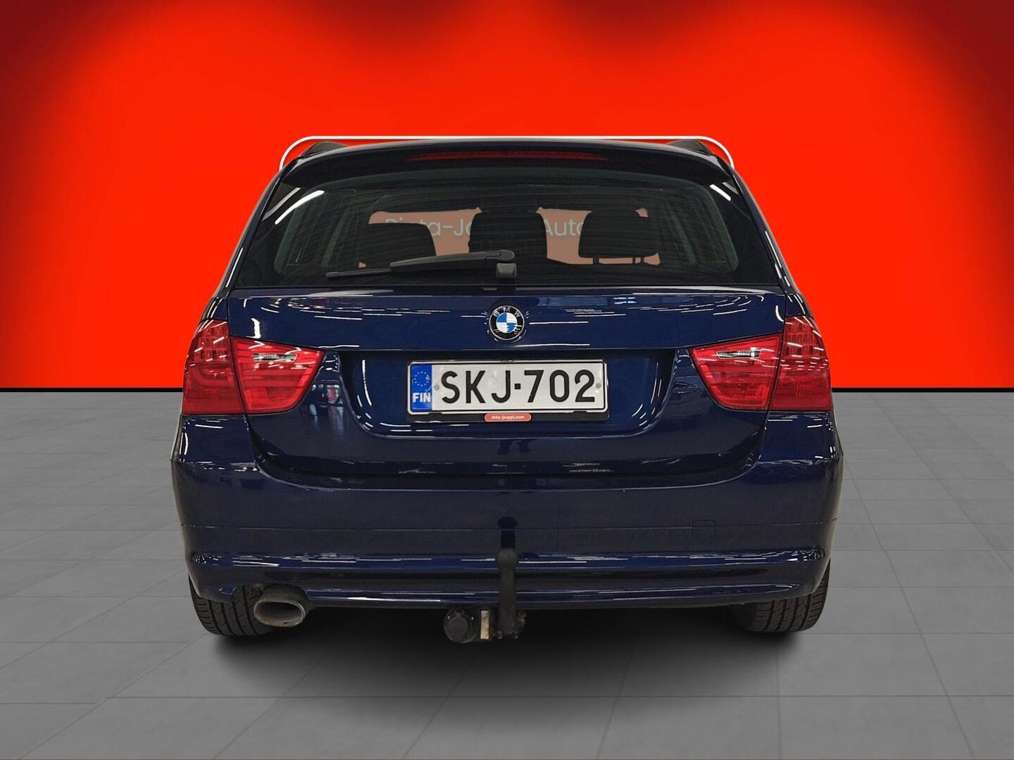BMW 320 2010