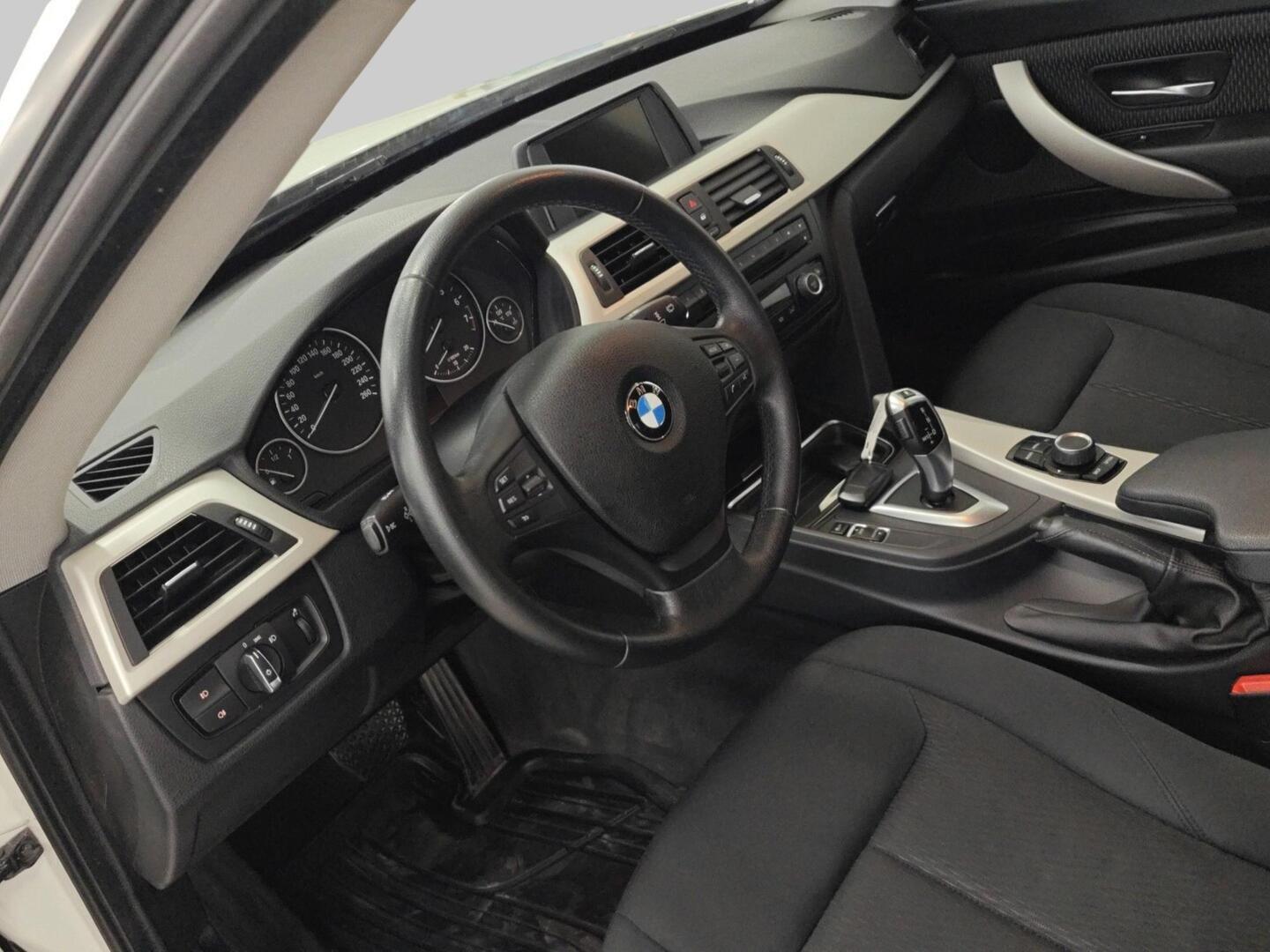 BMW 320 Gran Turismo 2014