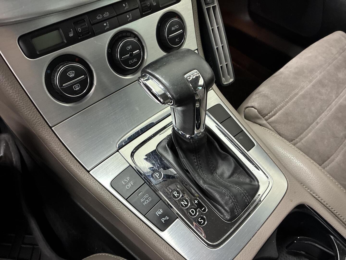 VOLKSWAGEN Passat 2009