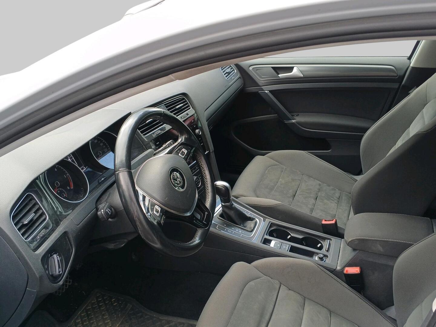 VOLKSWAGEN Golf 2017