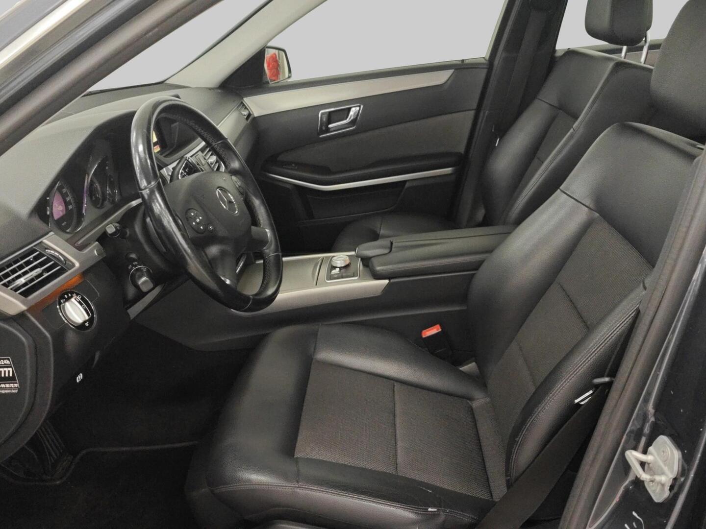 MERCEDES-BENZ E 2009