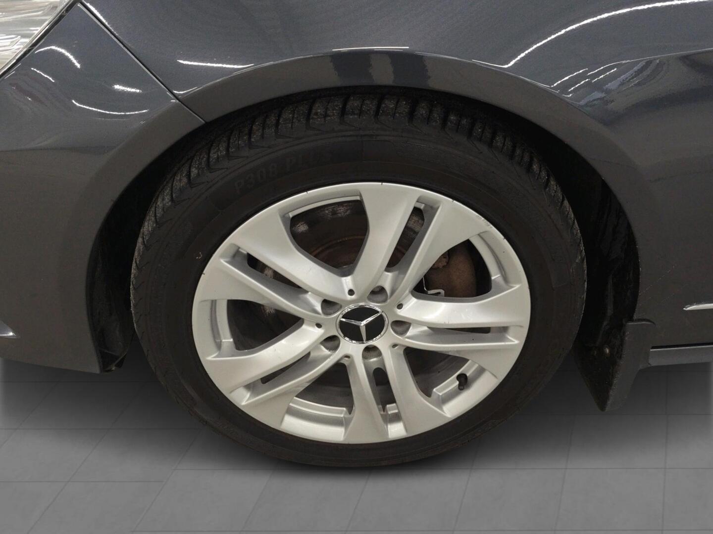 MERCEDES-BENZ E 2009