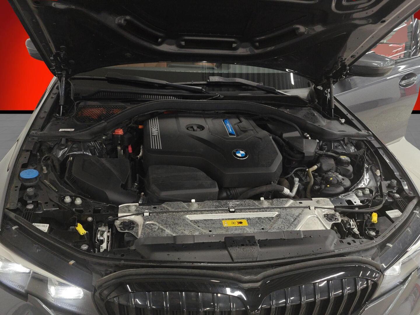 BMW 330 2021