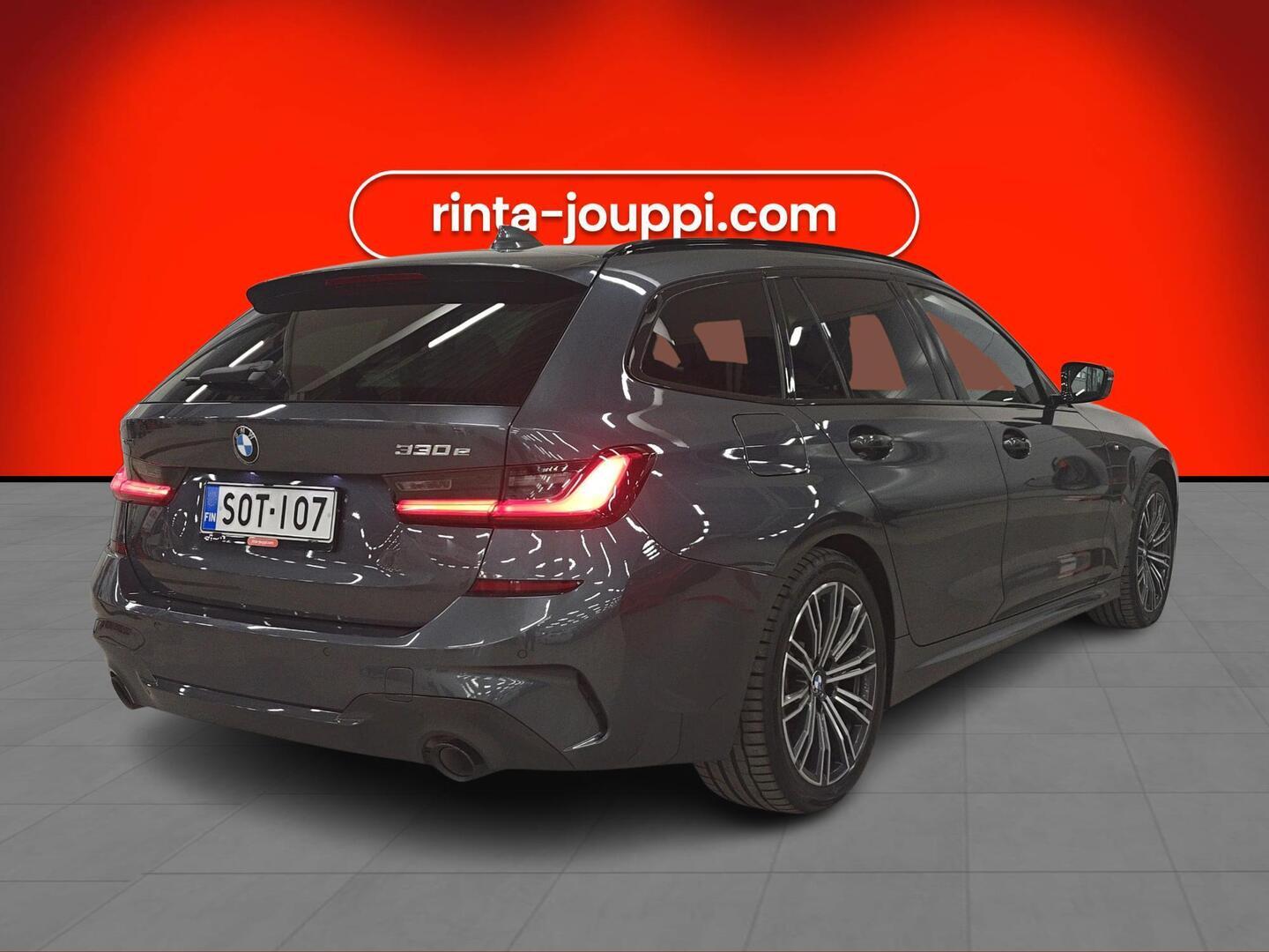 BMW 330 2021