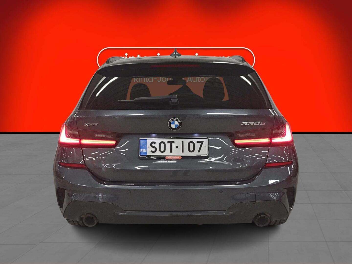 BMW 330 2021