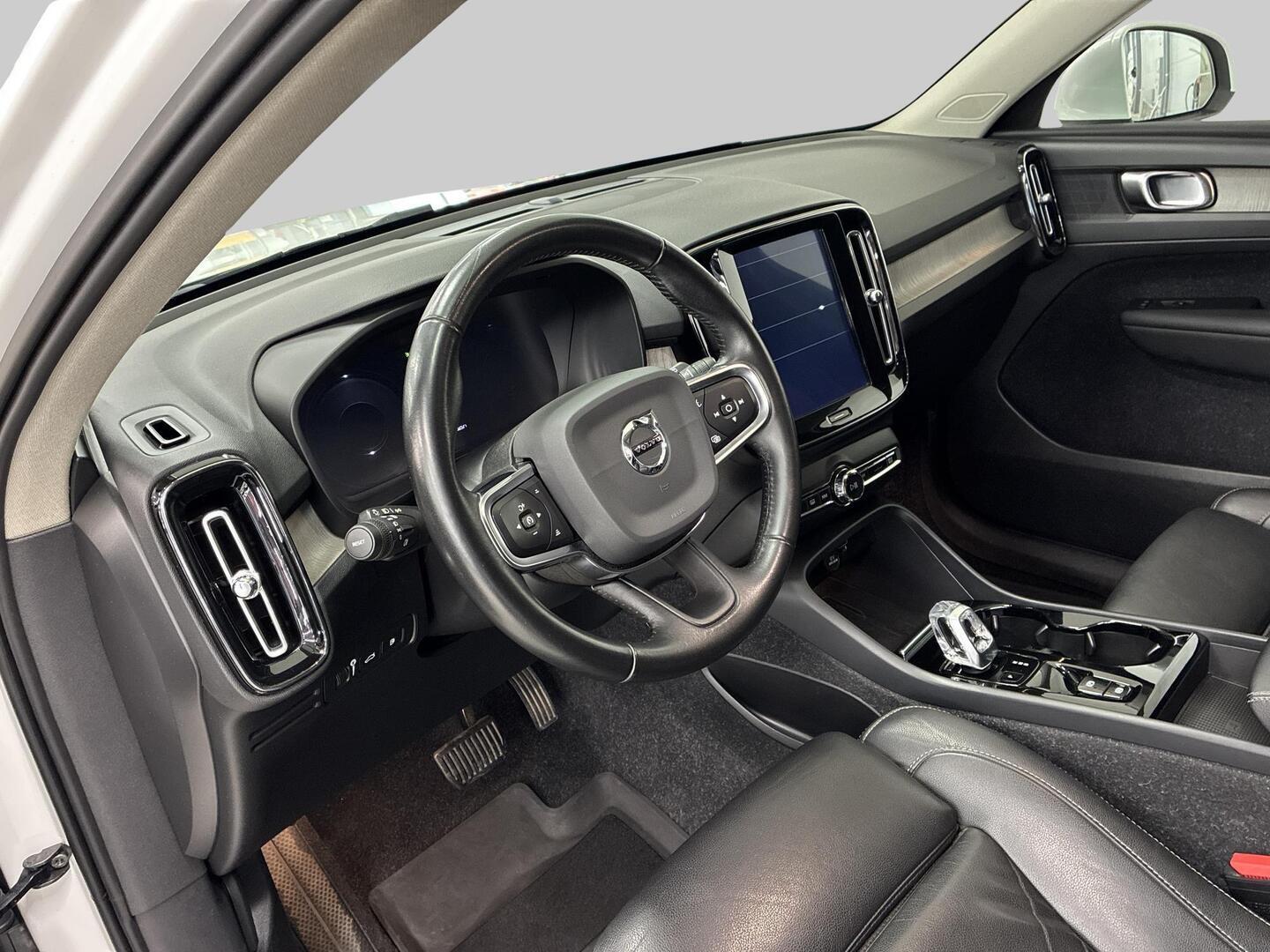 VOLVO XC40 2020