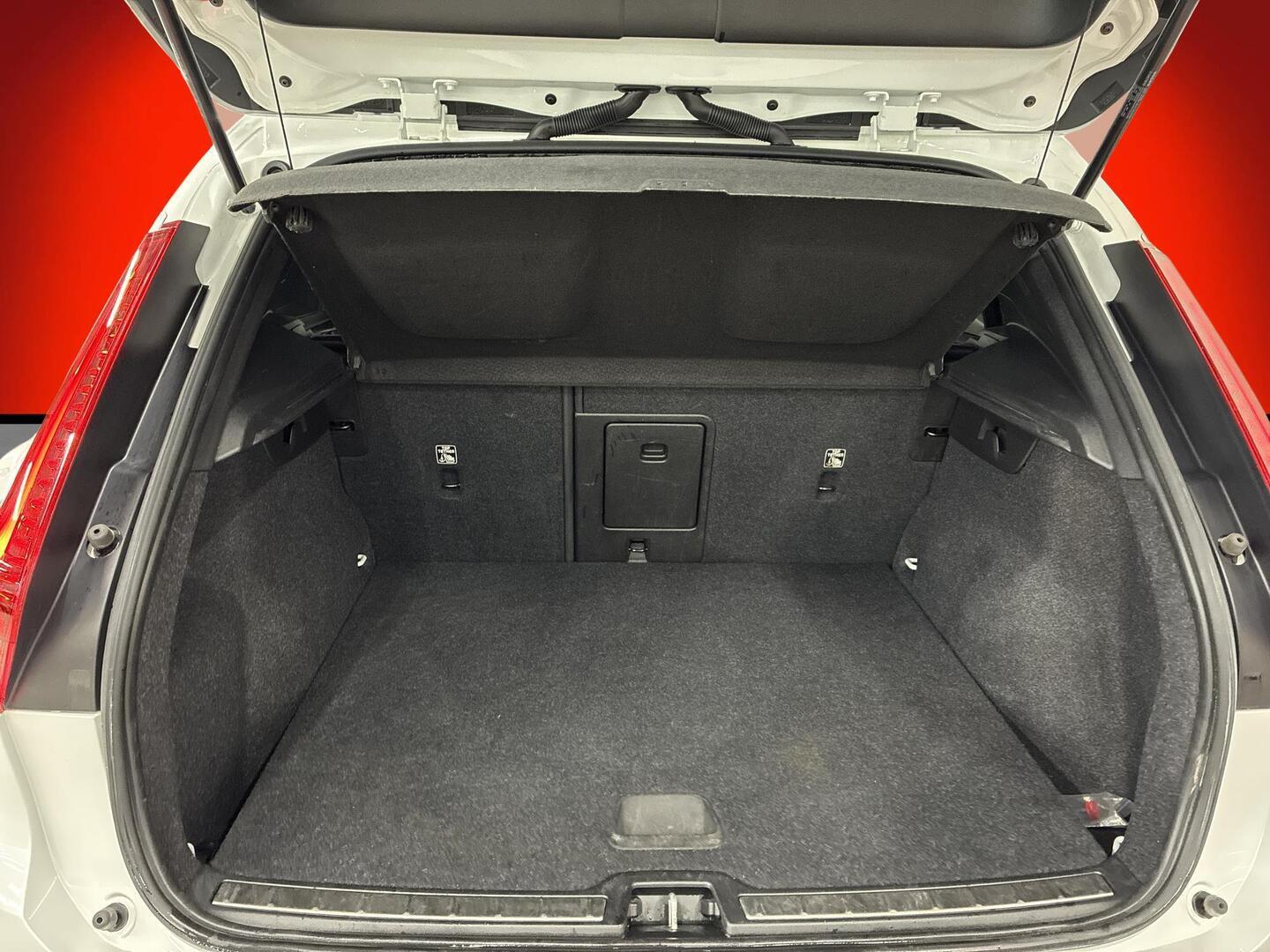 VOLVO XC40 2020