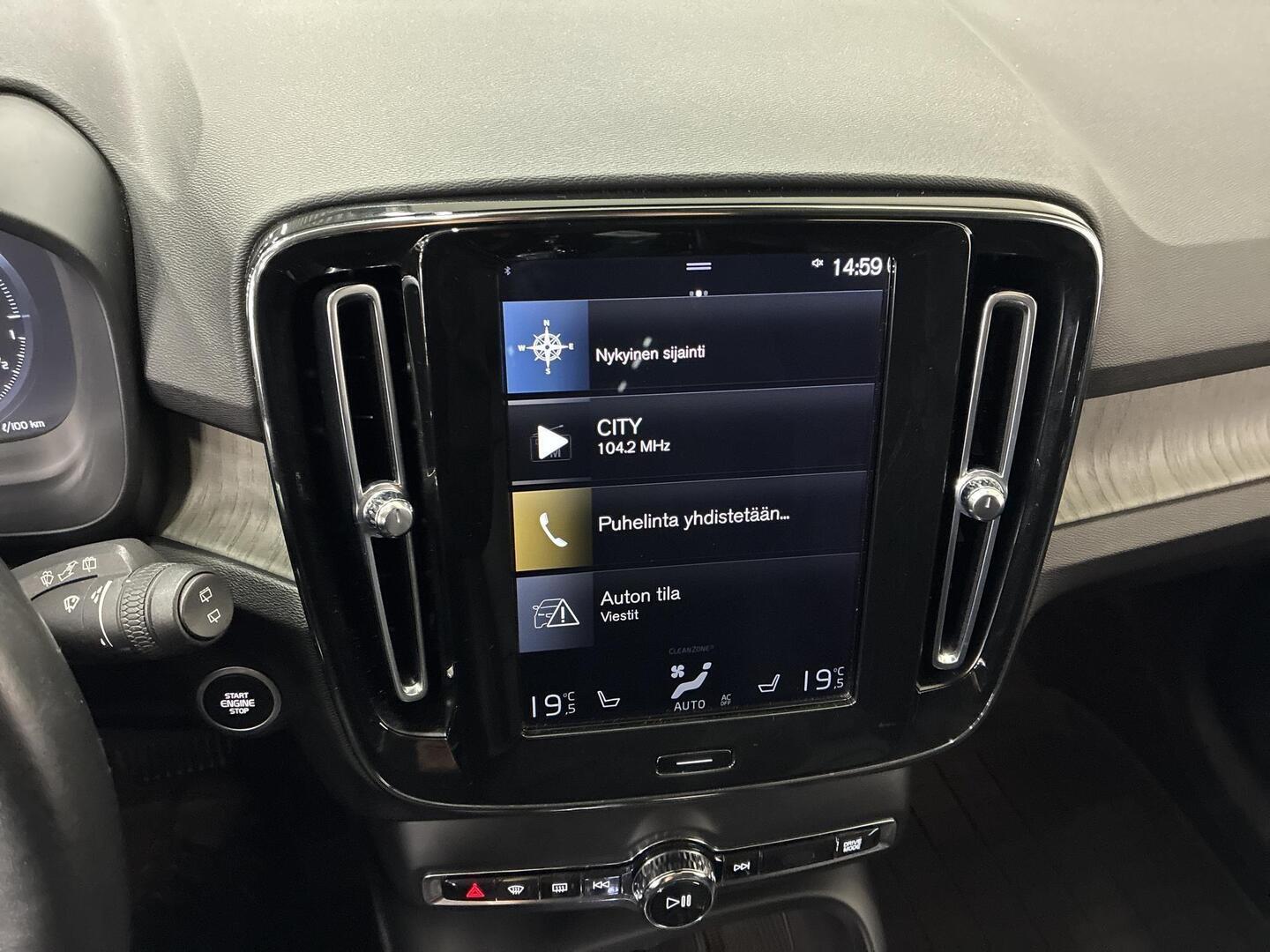 VOLVO XC40 2020