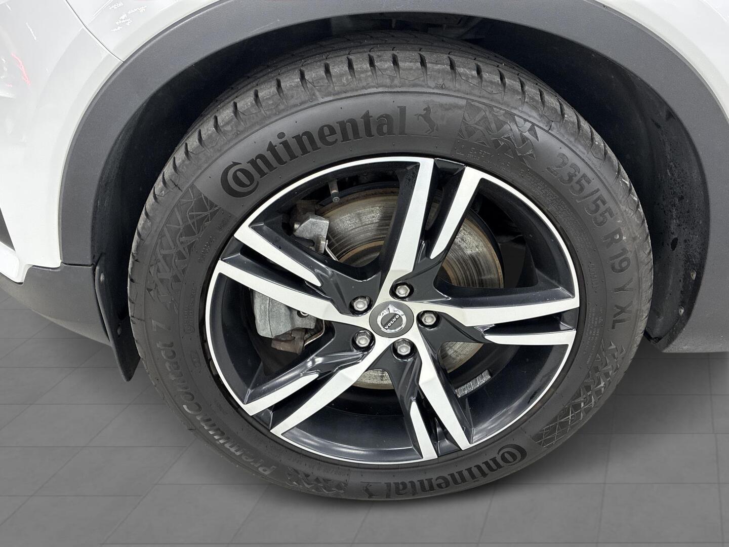 VOLVO XC40 2020