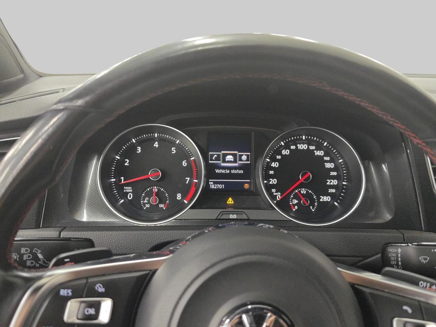 VOLKSWAGEN Golf 2014