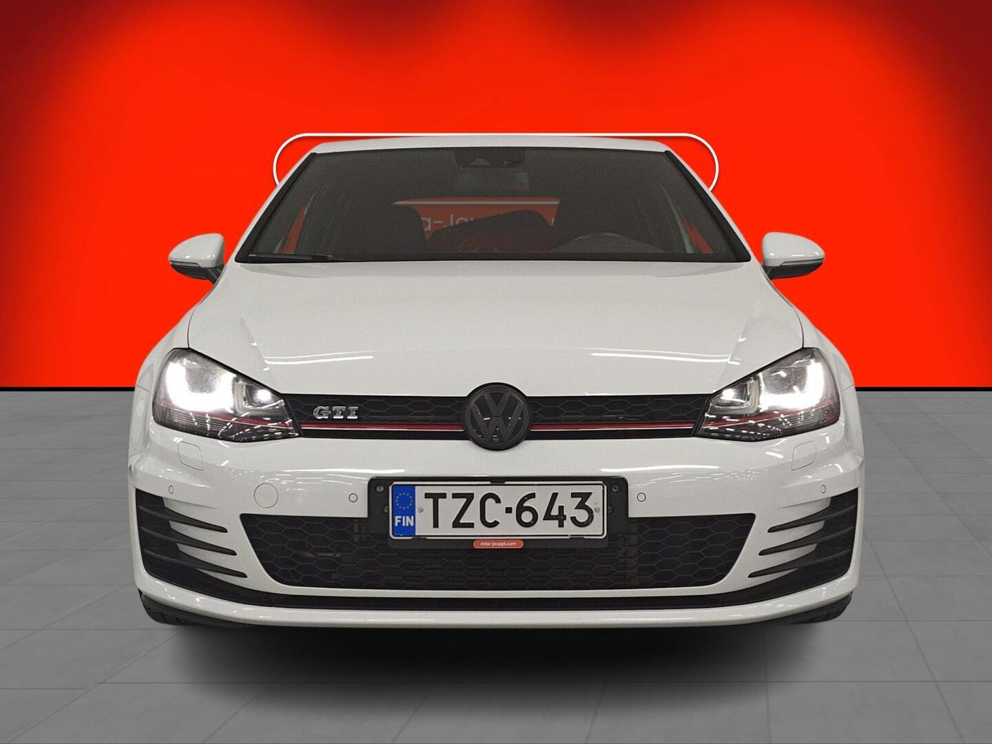 VOLKSWAGEN Golf 2014