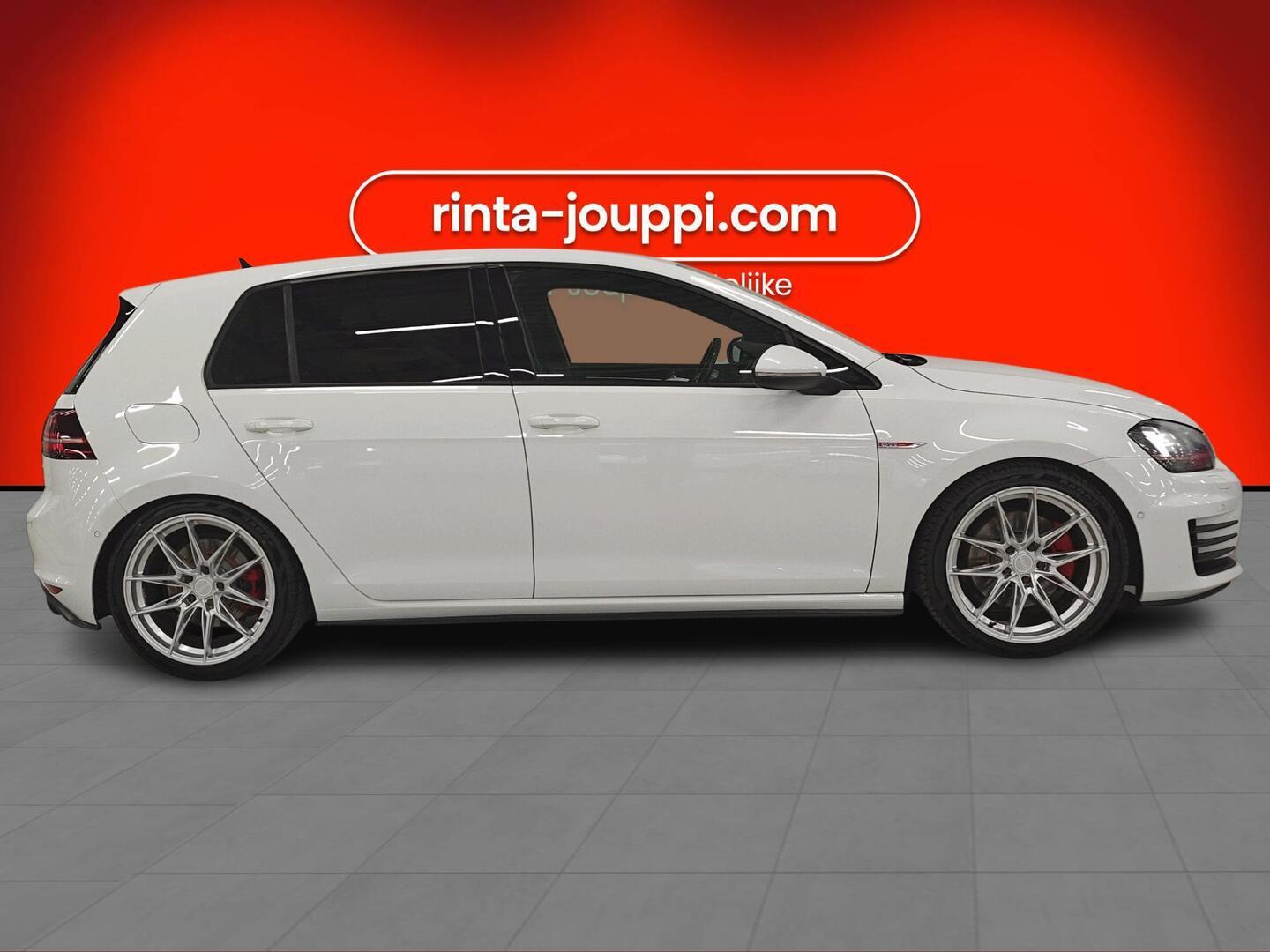 VOLKSWAGEN Golf 2014