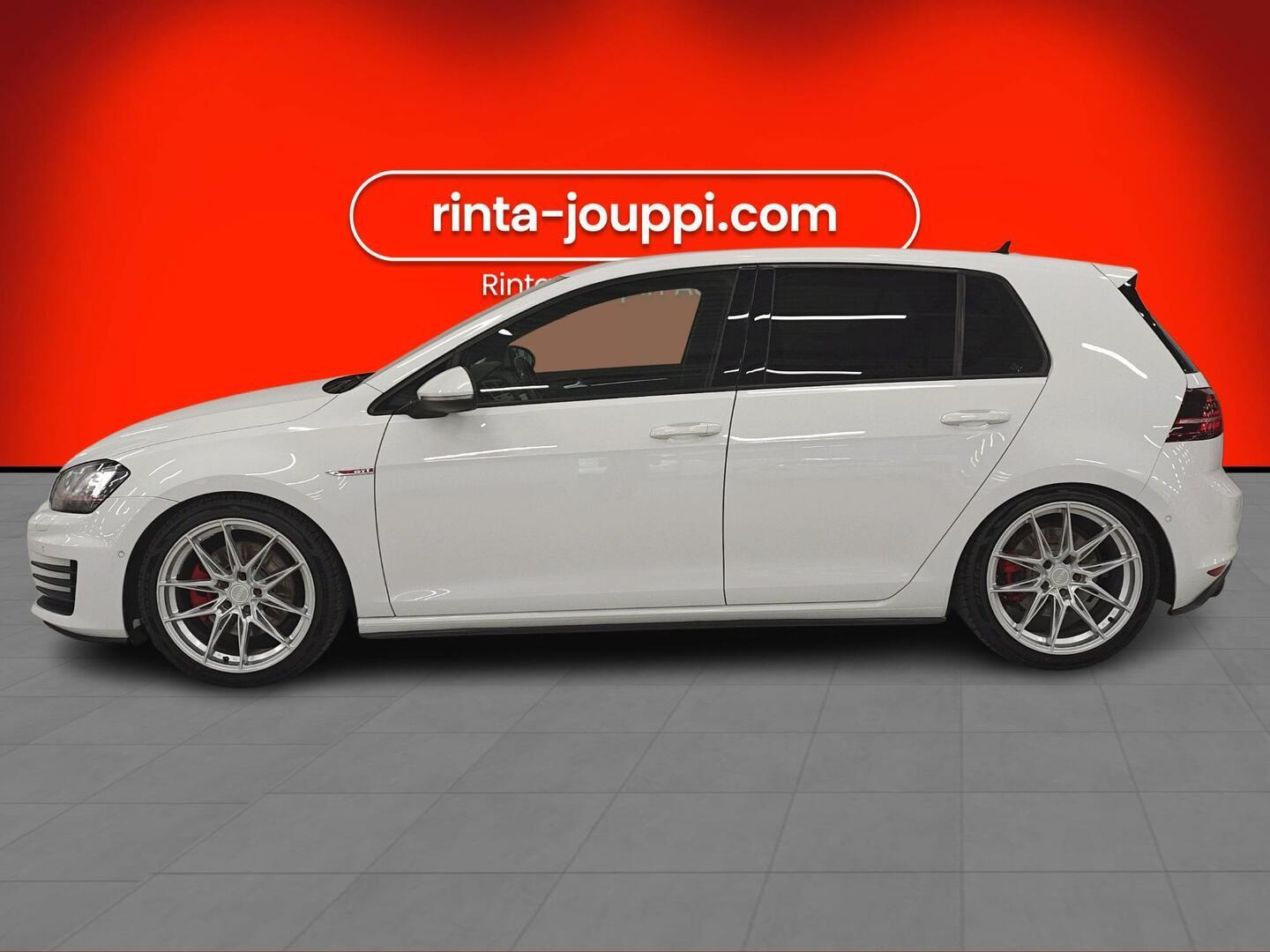 VOLKSWAGEN Golf 2014