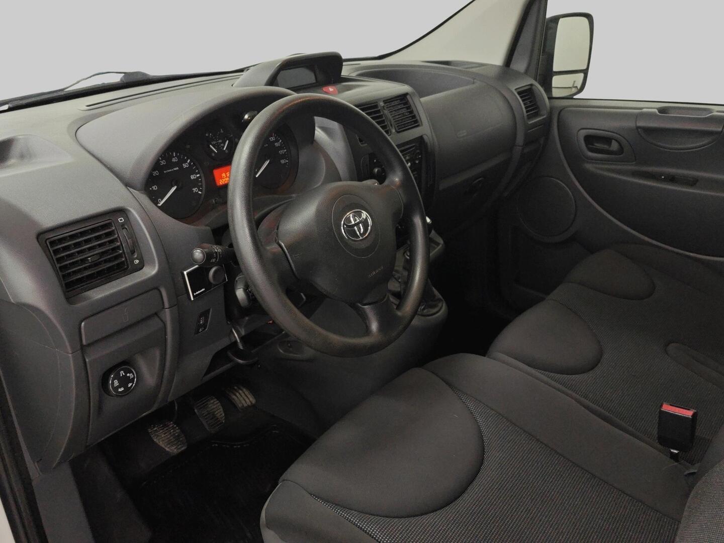 TOYOTA Proace 2016